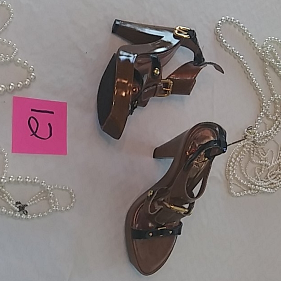 Heels - Picture 2 of 4